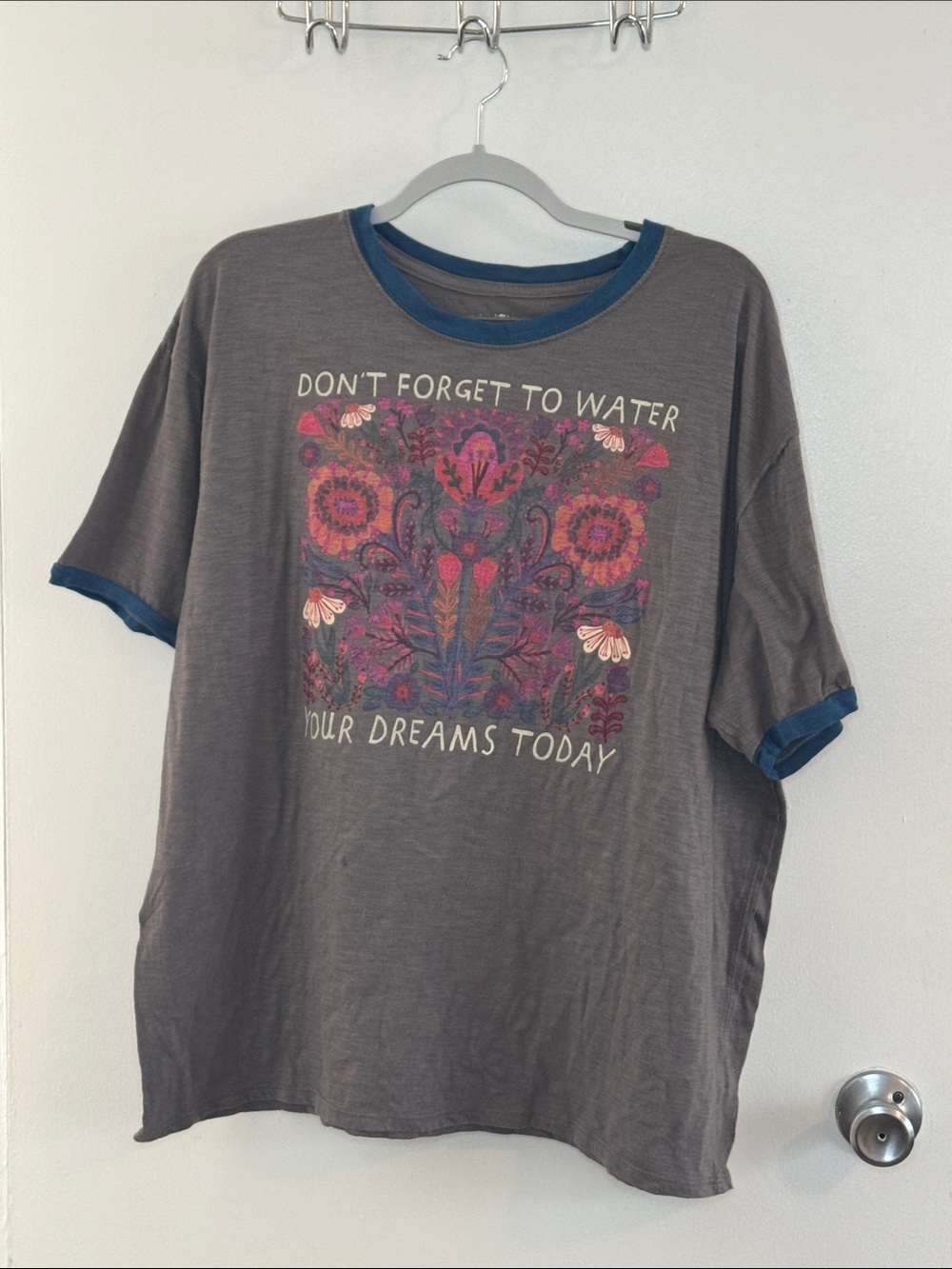 NATURAL LIFE Gray Tee with Blue Trim L-XL
